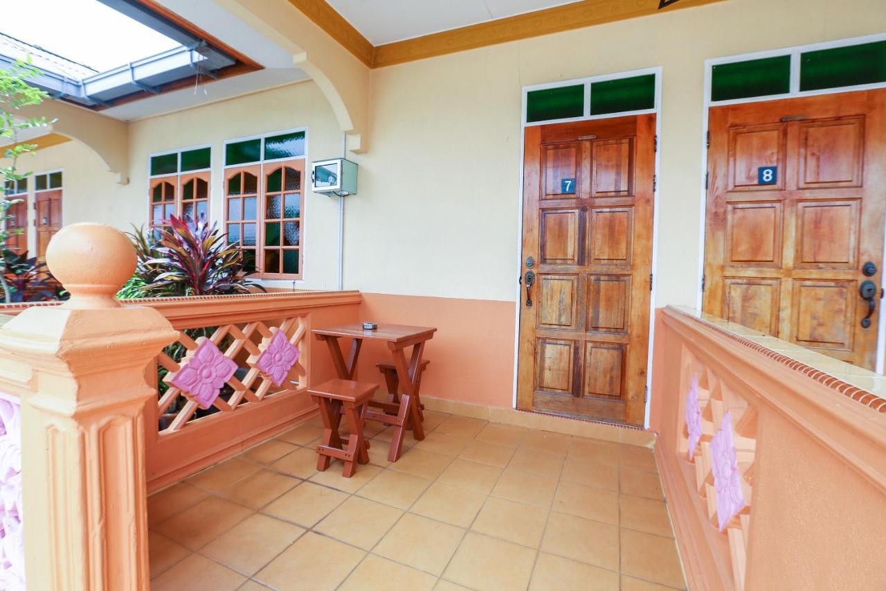 Oyo 89887 Chalet Yunie Маранг Экстерьер фото